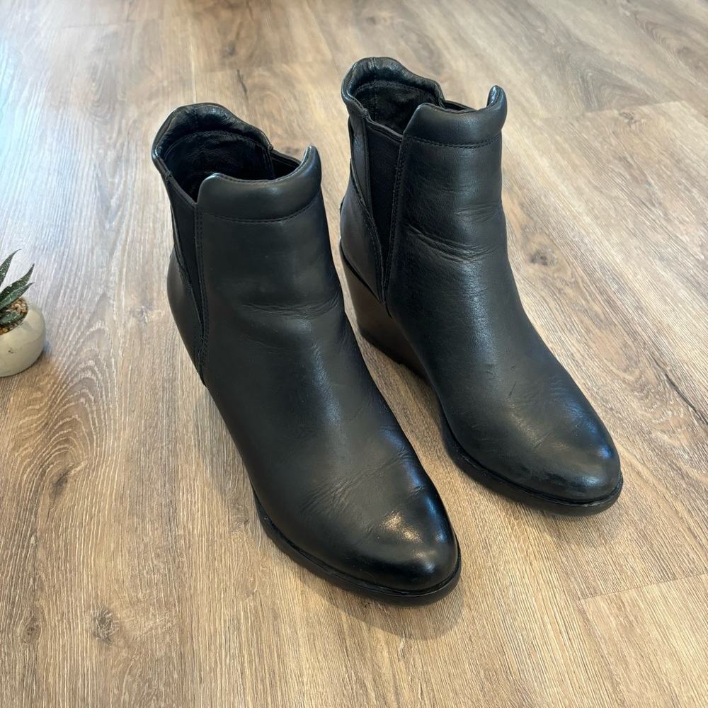 Witchy Black Wedge Chelsea Ankle Boots - Women - Picture 6 of 8